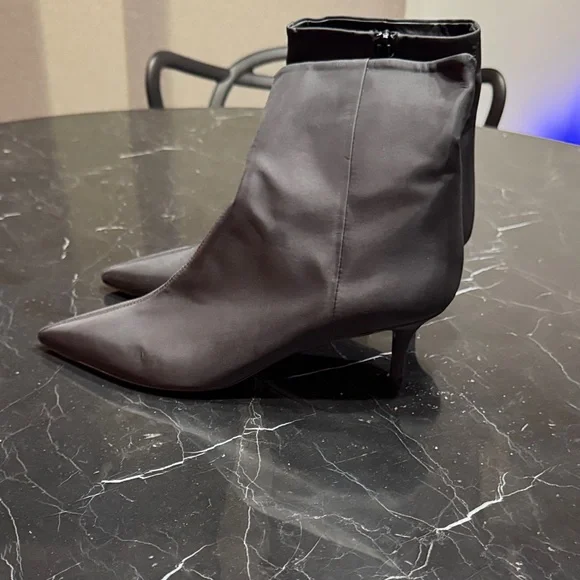 Theory Black Pointed Toe Ankle Boots - Picture 5 of 6